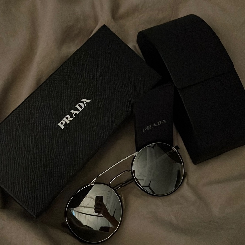 AUTHENTIC PRADA ROUND SUNGLASSES